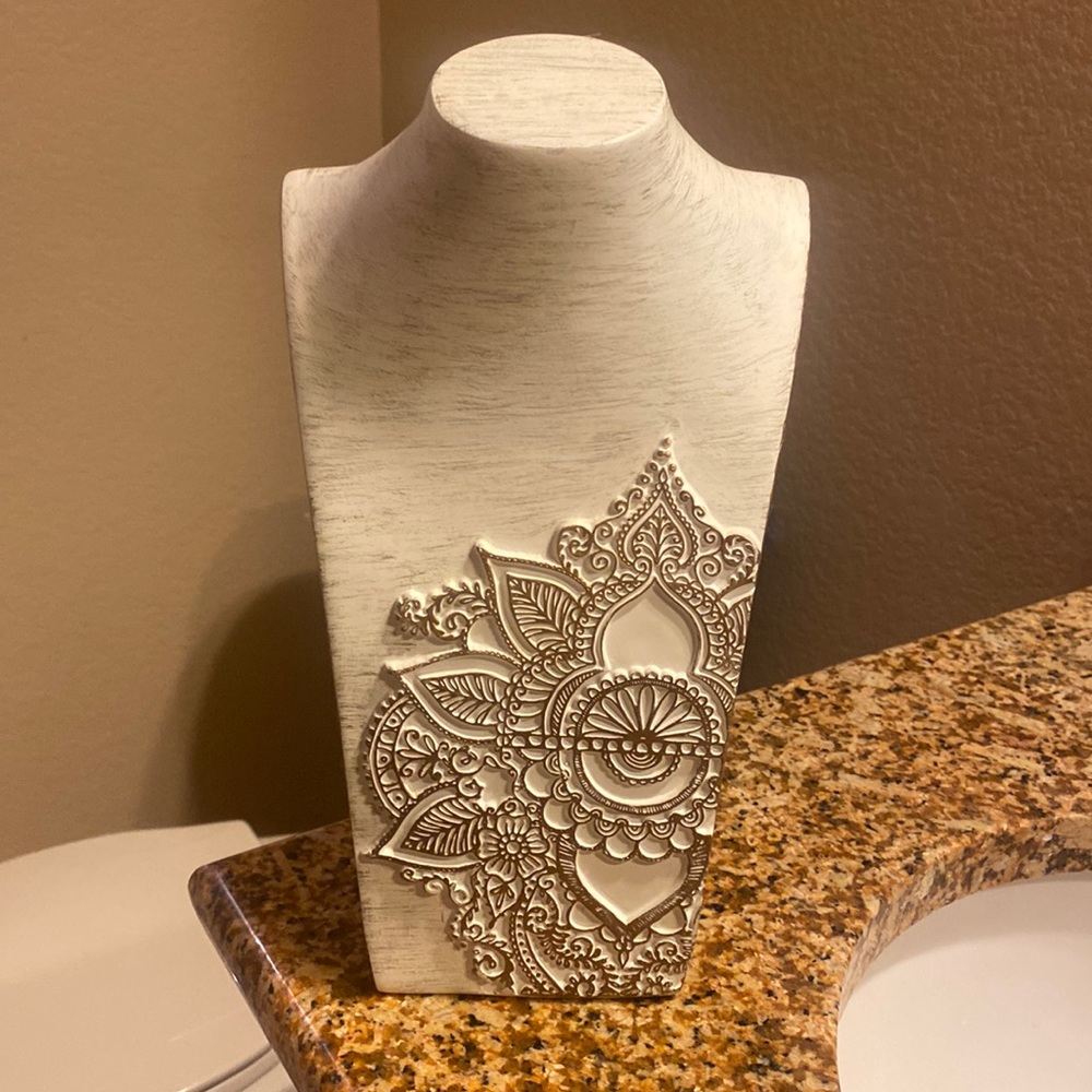 Necklace Holder